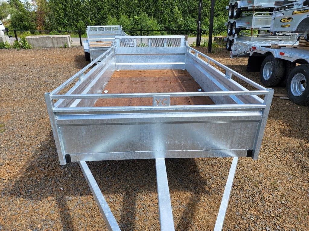 Remorque dompeur pour travaux de construction